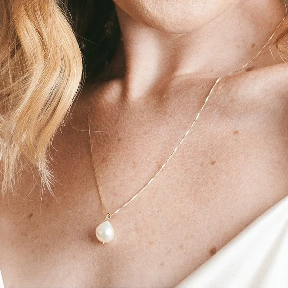 Kinn Baroque Pearl Pendant (kinn studio)